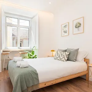 https://guestready-prior-do-crato-guesthouse.hotels-lisbon-portugal.com