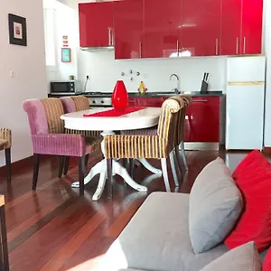 https://3-bedroom-3-bathroom-apartment-with-terrasse-n22-martim-moniz.hotels-lisbon-portugal.com